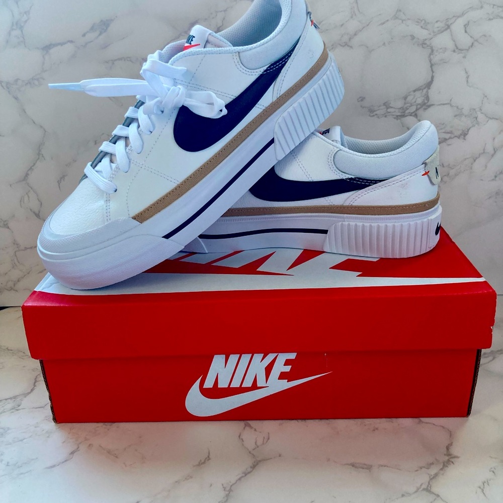 NEW Nike Court Legacy Lift (White)